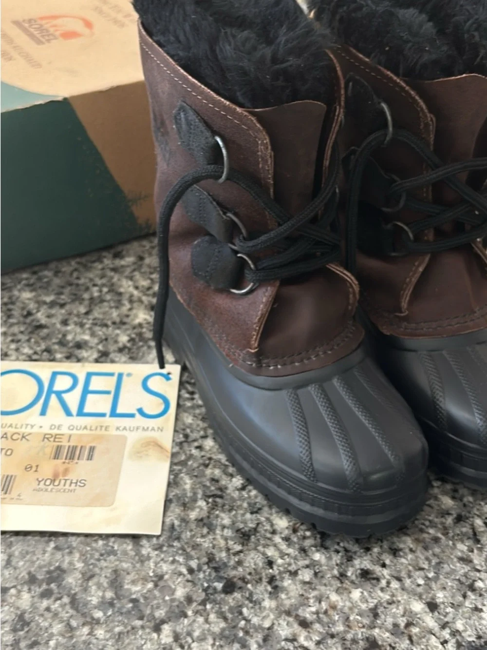 Youth sz 1 Sorel New Brown Winter Snow Boots with Black Faux Fur Lining